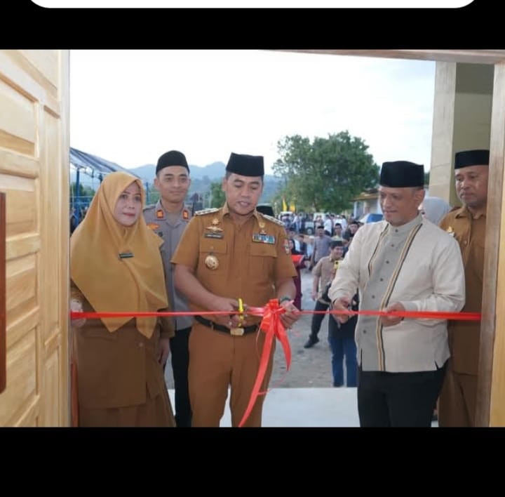 Bupati Wajo Resmikan Kantor Desa Lompo Bulo dan Buka Puasa Bersama Dengan Masyarakat, Ajang Memper erat Tali Silaturahim