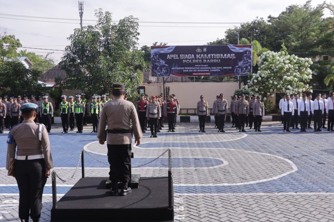 ​Antisipasi Gangguan Kamtibmas, Polres Barru Gelar Apel Siaga Jelang Amarah dan May Day