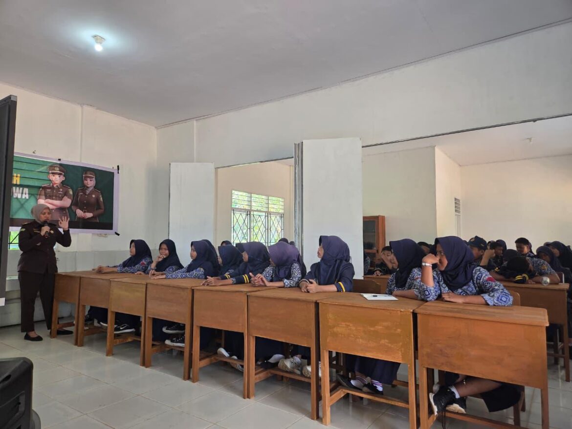 Jaksa Masuk Sekolah, Guru Dan Murid SMPN 3 Bontomarannu Sangat Antusias, Ikuti Penyuluhan Kesadaran Hukum 