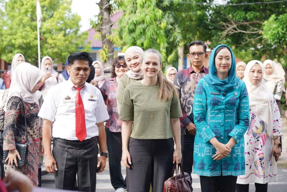 Ketua TP PKK Bantaeng Sambangi SD Inpres Pullaweng, Tinjau Fasilitas dan Aktivitas Belajar