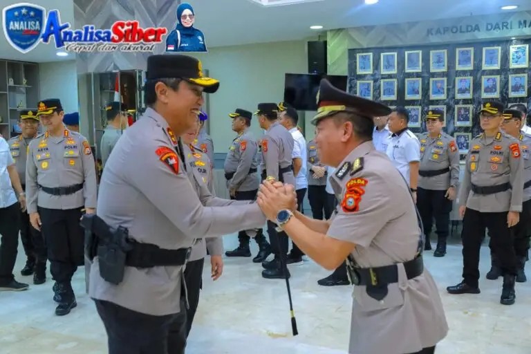 Kapolda Sulsel Pimpin Upacara Penyerahan Jabatan Karolog Polda Sulsel dalam Rangka Purna Tugas