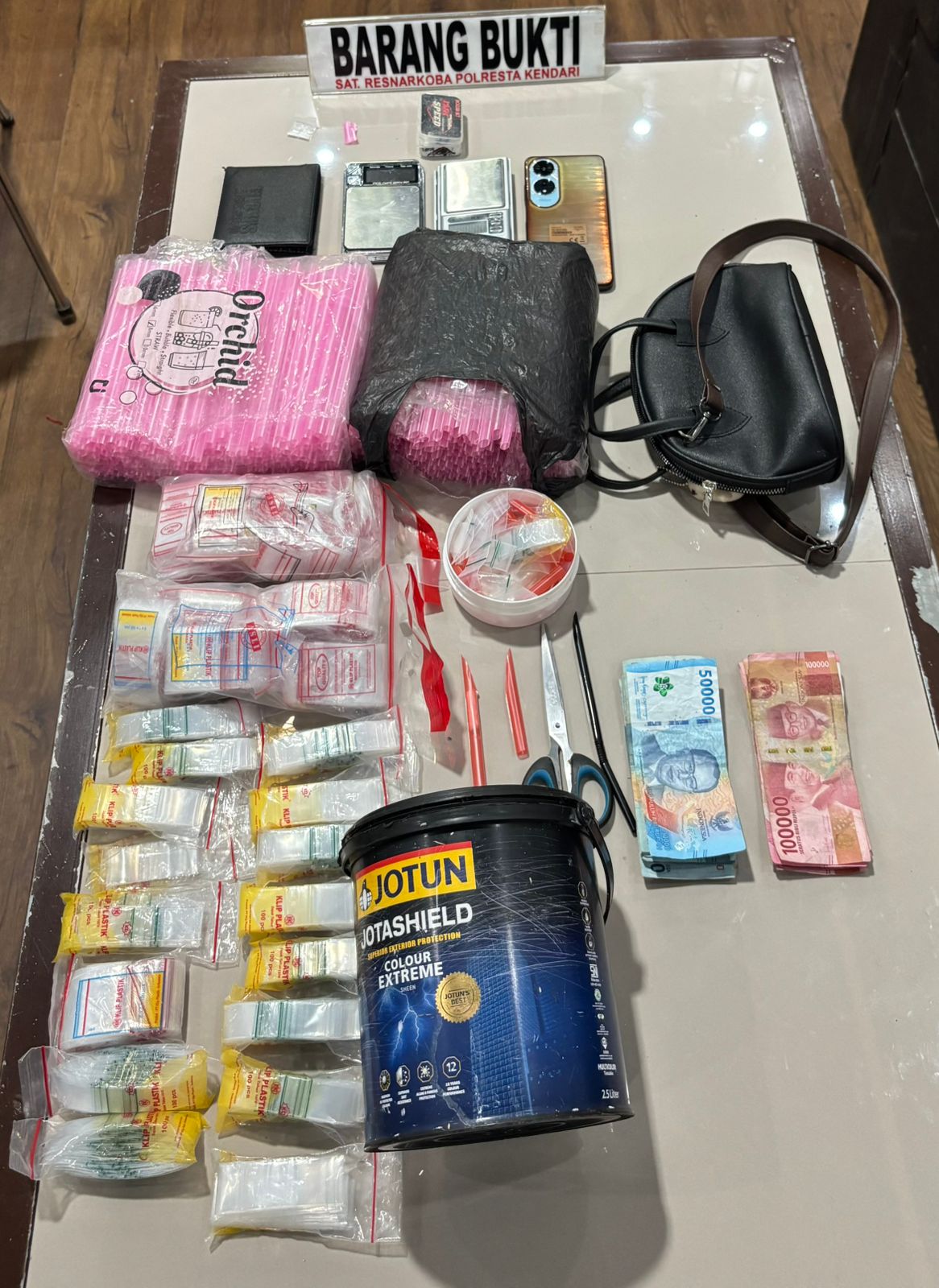 Sinergitas Polsek Wawonii dan Sat Resnarkoba Polresta Kendari Ungkap Kasus Narkotika di Wawonii Barat