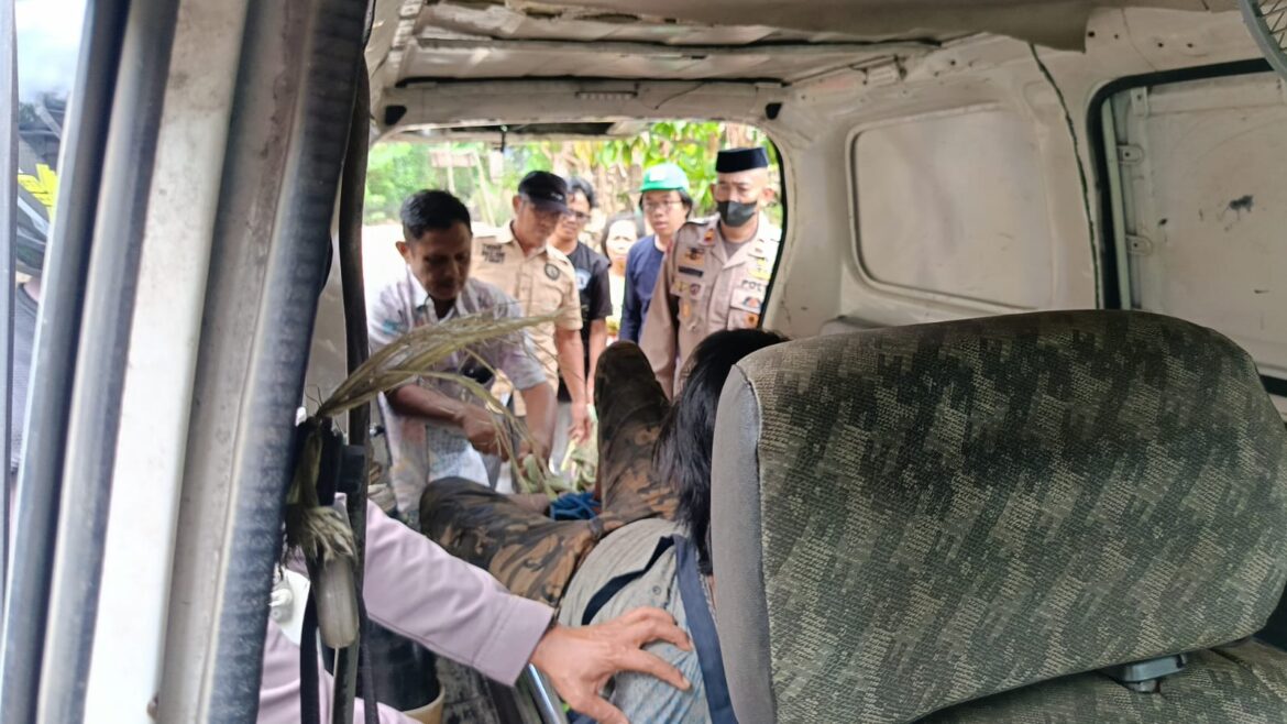 Respons Cepat dan Humanis, Kapolsek Pujananting Amankan ODGJ Demi Keselamatan Warga