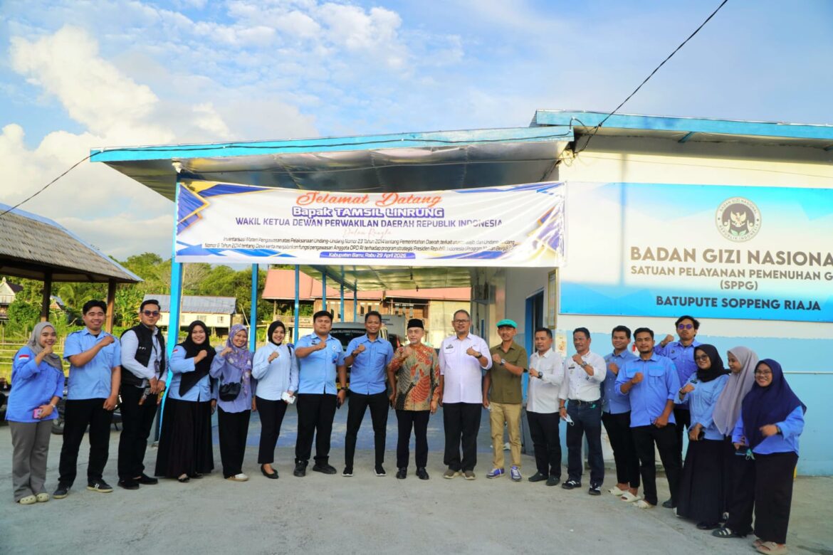 ​Pantau Program Strategis Presiden, Wakil Ketua DPD RI Tamsil Linrung Kunjungi SPPG Batupute Barru yang Didampingi Langsung Anggota DPRD H. Rudi Hartono