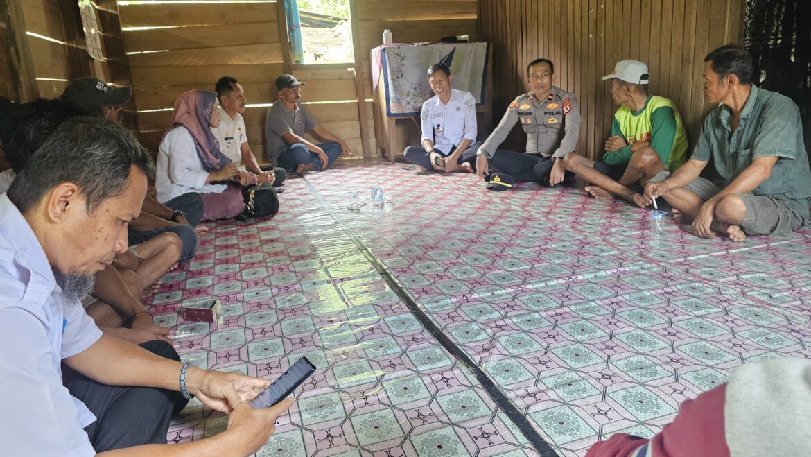 ​Jaga Kamtibmas, Wakapolsek Pujananting Mediasi Perselisihan Lahan Perkebunan di Dusun Pettung