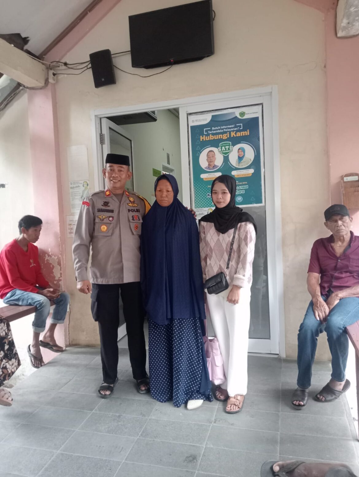​Fasilitasi Rujukan ODGJ, Kapolsek Pujananting Pastikan Penanganan Medis di RSUD Lapatarai Berjalan Aman