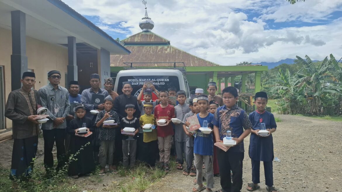 ​Sinergi Kades Arif Pabiseang dan Daeng Uki, Berdayakan Warga Lompo Tengah Worongnge Lewat Aksi Sosial