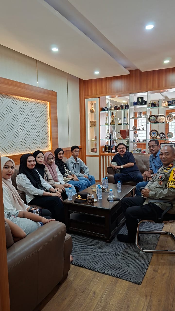 ​Wujudkan Kepedulian SDM, Kapolsek Pujananting Fasilitasi Keberangkatan Warga Kursus Mandarin ke Cina