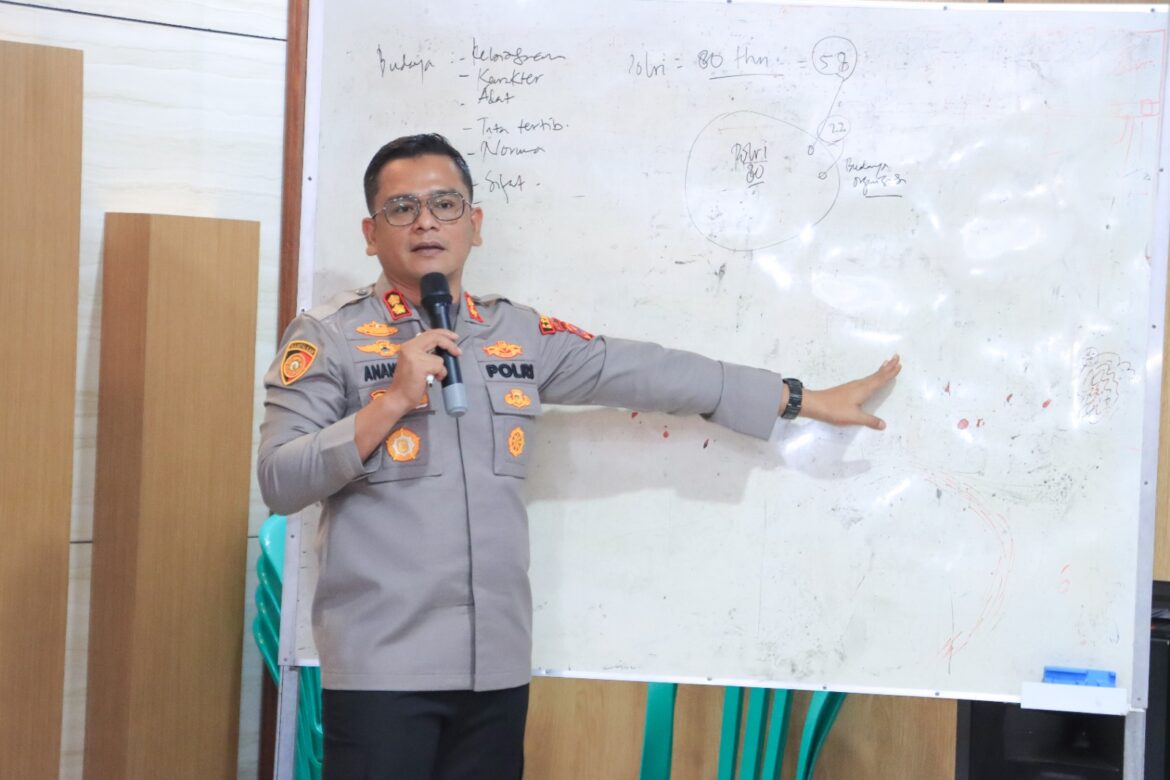 ​Jelang Pilkades Serentak, Kapolres Barru Instruksikan Personel Jaga Kamtibmas dan Netralitas