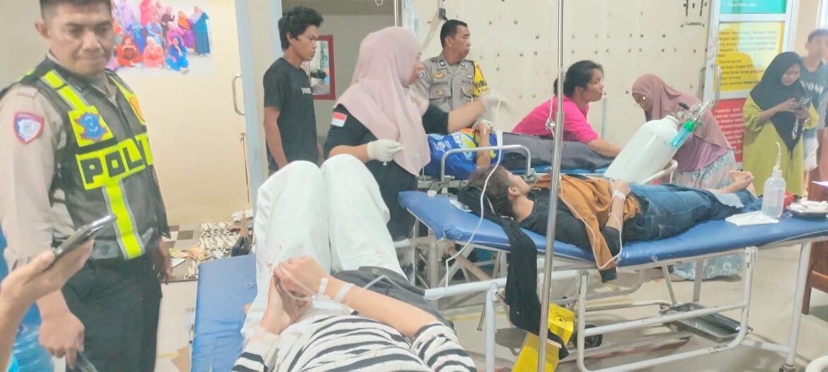 ​Gagal Hindari Tabrakan di Jalan Poros Barru, Tiga Pengendara Motor Masuk Puskesmas