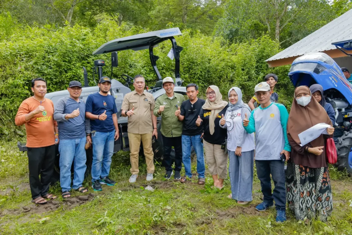 Wabup Barru Pastikan Bantuan Alsintan Tepat Sasaran, Dorong Petani Jadi ‘Luar Biasa’ demi Kesejahteraan