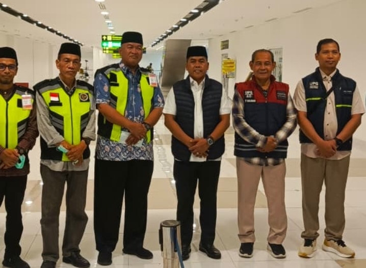Ratusan Jamaah Haji Wajo di Jemput Bupati Wajo di Bandara Internasional Sultan Hasanuddin