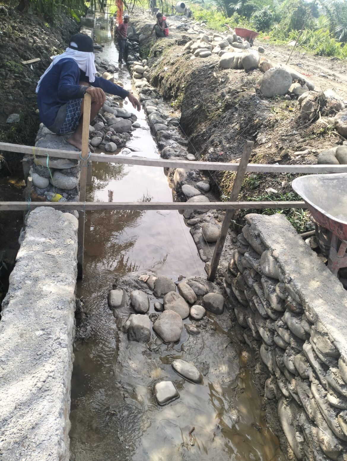 Proyek Rehabilitasi Jaringan Irigasi DI Desa Bungadidi, Di Keluhkan Masyarakat Setempat Dan Diduga Dikerjakan Tidak Sesuai Petunjuk Teknis