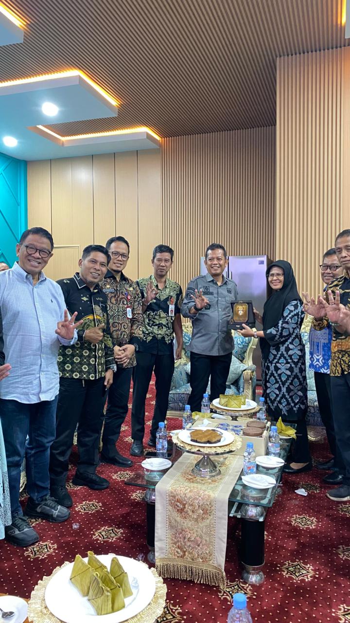Kunjungan Jajaran Pemkab Barru dalam Rangka Studi Tiru Pengelolaan Corporate Social Responsibility di Pemkab Wajo