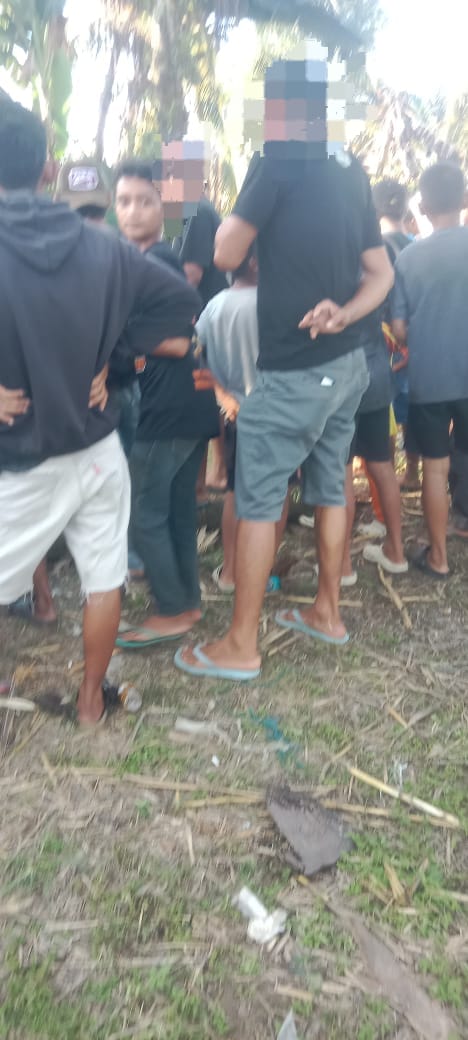 Ketua FK LSM-Pers Luwu Utara, Menolak Sa’at Di Beri Uang Oleh Oknum Kades Di Keramaiyan Judi Sabung Ayam.