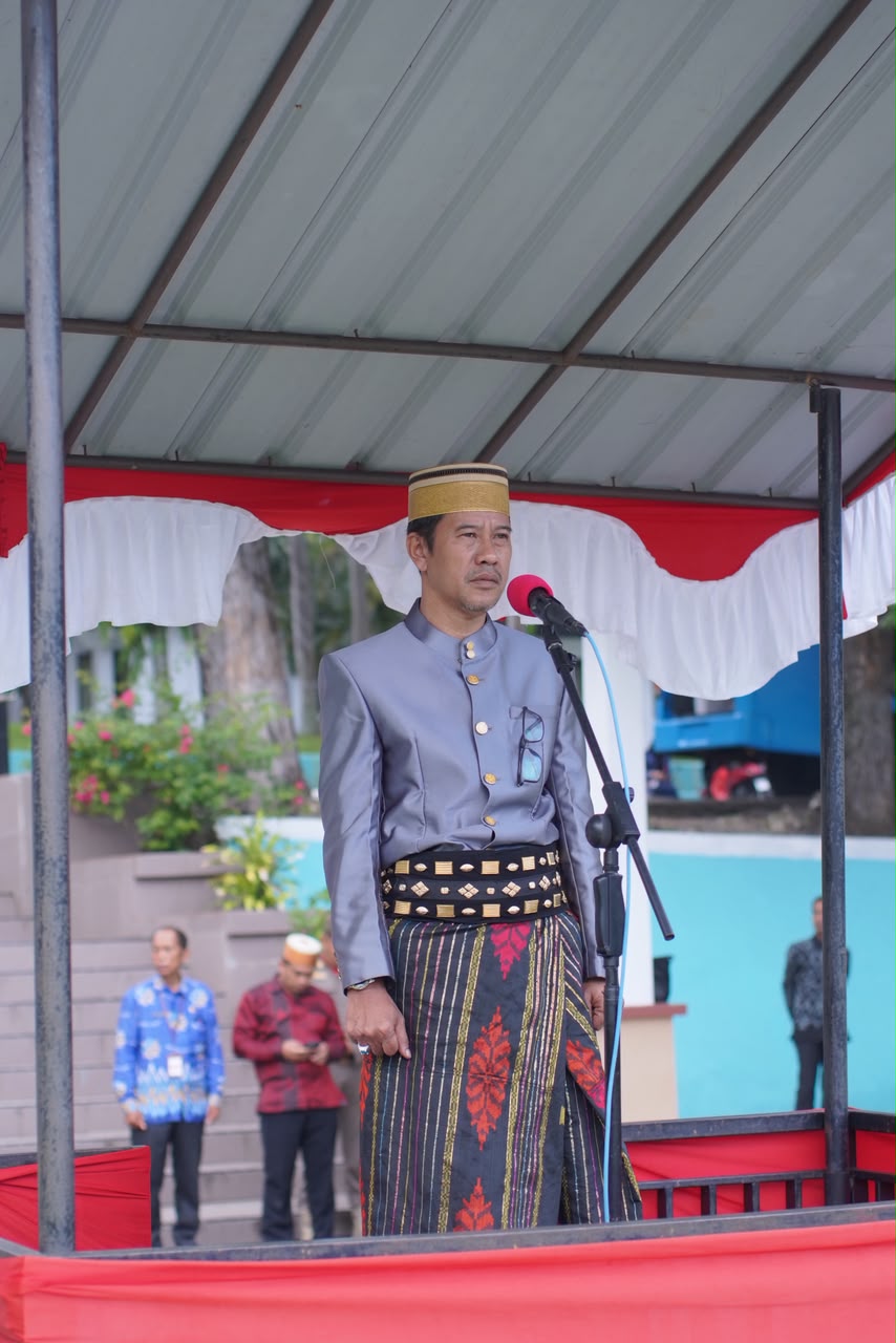Asisten Perekonomian dan Pembangunan Sekda Wajo,Andi Baso Ikbal, Pembina upacara dlm Peringatan Hari Keluarga Nasional ke 33