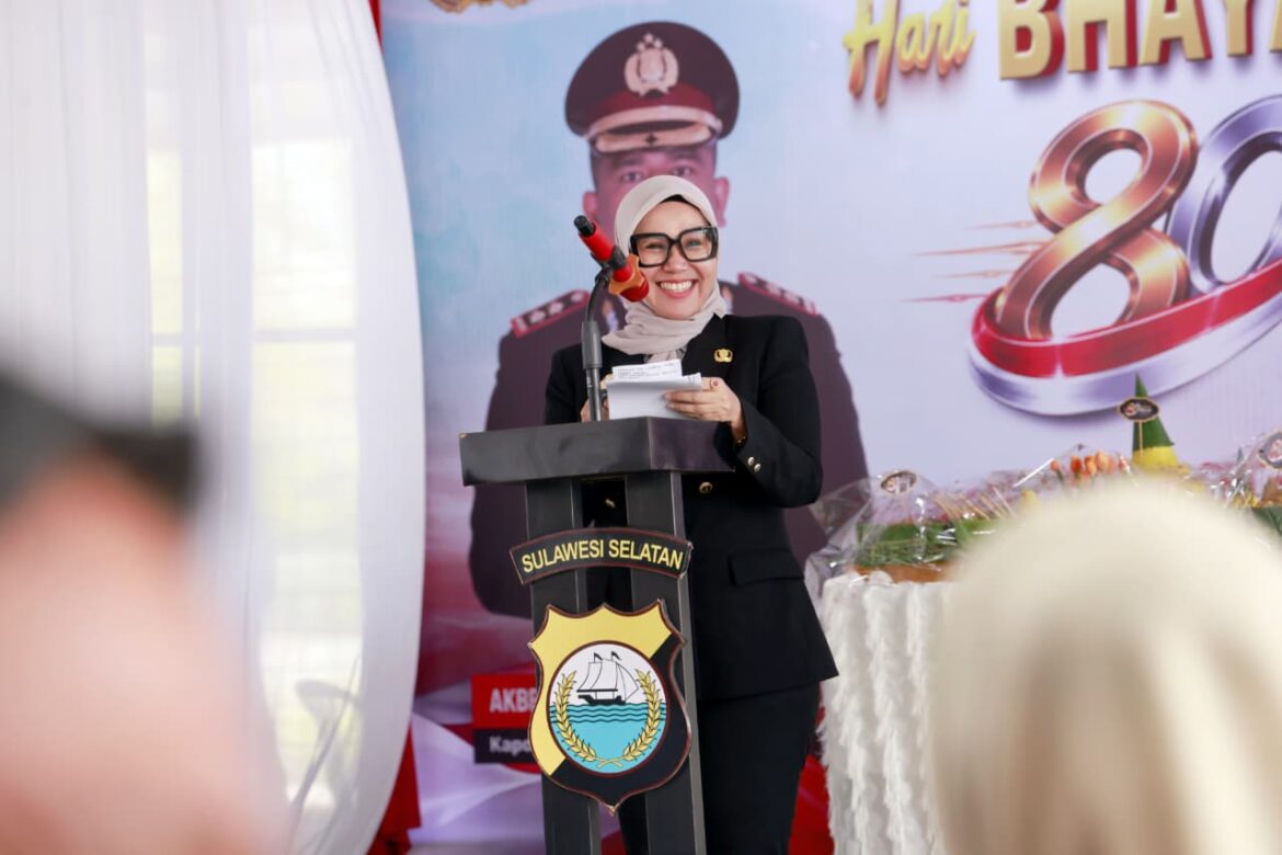 ​Hadiri Hari Bhayangkara ke-80, Bupati Barru Apresiasi Kapolres Baru dan Tekankan Tiga Aspek Strategis