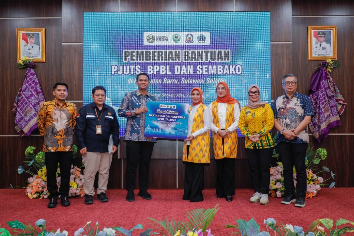 Temui Penasihat DWP Kementerian ESDM, Bupati Bantaeng Serahkan Daftar Calon Penerima Bantuan PJUTS