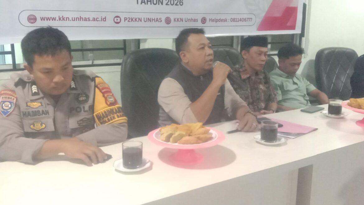 Plt Kepala Dinas Lingkungan Hidup Hadiri Seminar Program Kerja KKN Tematik Perubahan Iklim Unhas di Kelurahan Pallantikang
