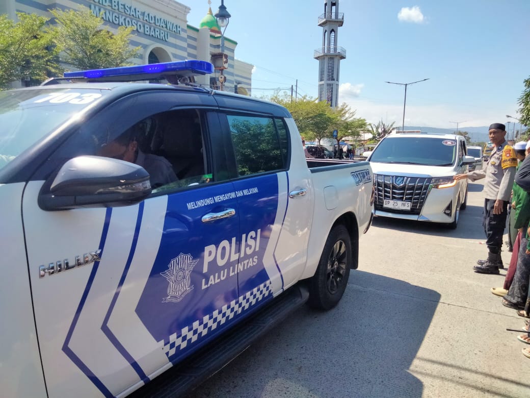 ​Polres Barru Pastikan Keamanan Ziarah Ustadz Abdul Somad ke Makam Pendiri DDI Mangkoso