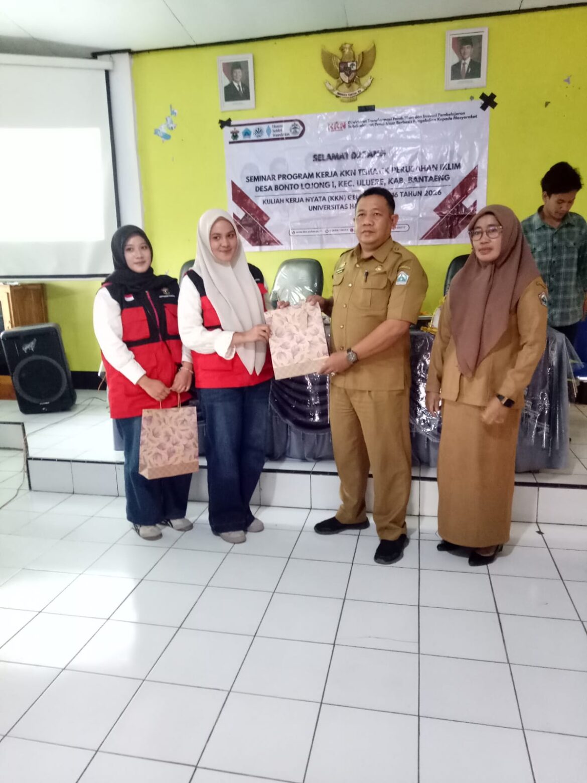 Plt Kepala DLH Bantaeng Hadiri Sosialisasi Perubahan Iklim dan Pengelolaan Sampah di Desa Bonto Lojong