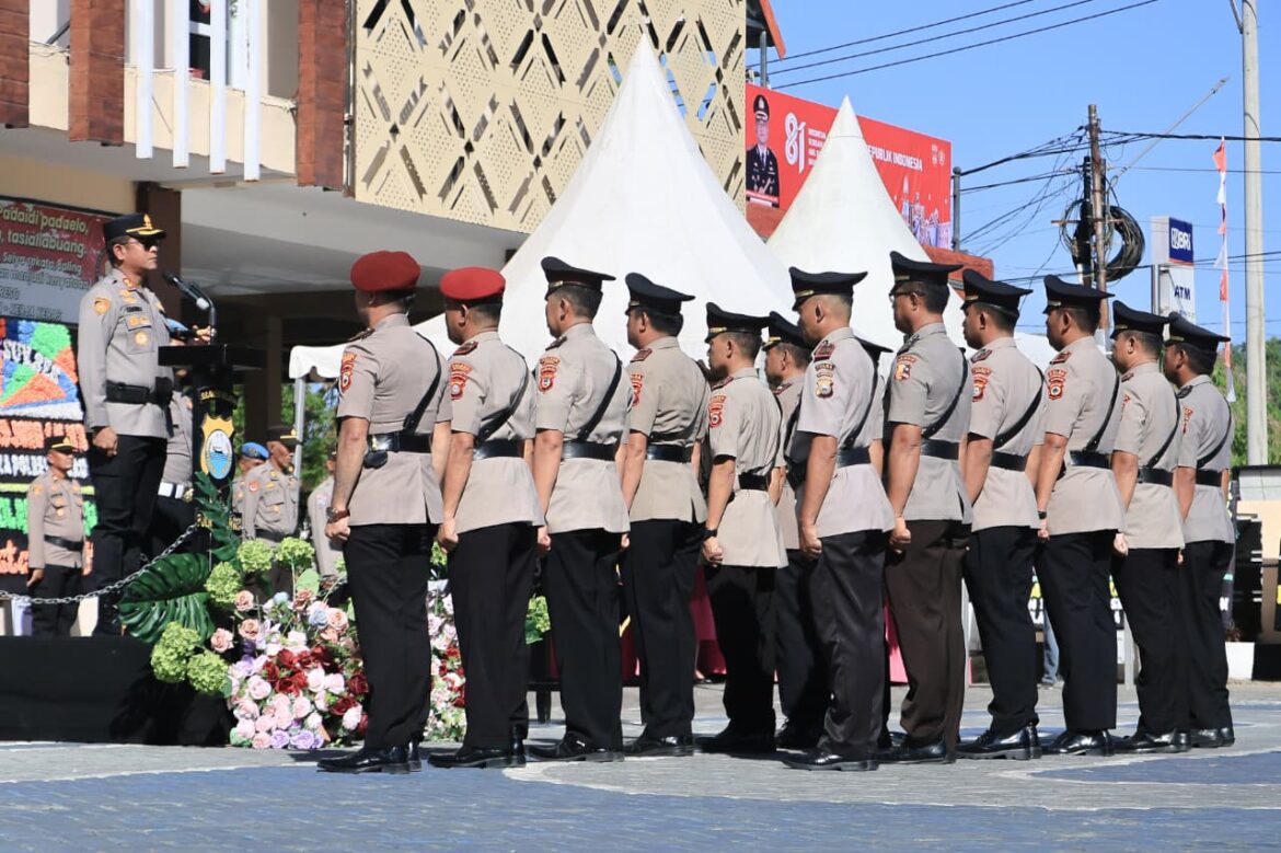 Kapolres Barru Pimpin Sertijab Sejumlah Pejabat Utama dan Kapolsek Jajaran, Perkuat Kinerja Organisasi