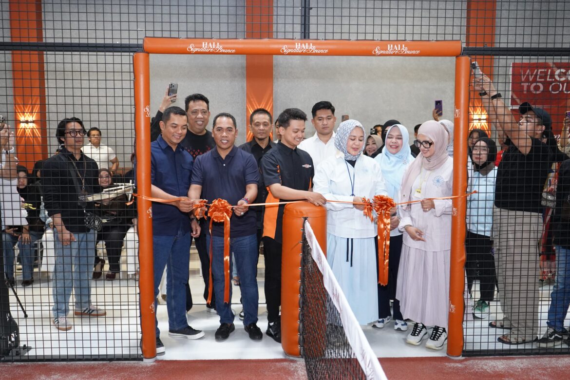 Wagub Sulsel Resmikan Hall Signature Bounce Padel, Gym dan Cafe di Sengkang