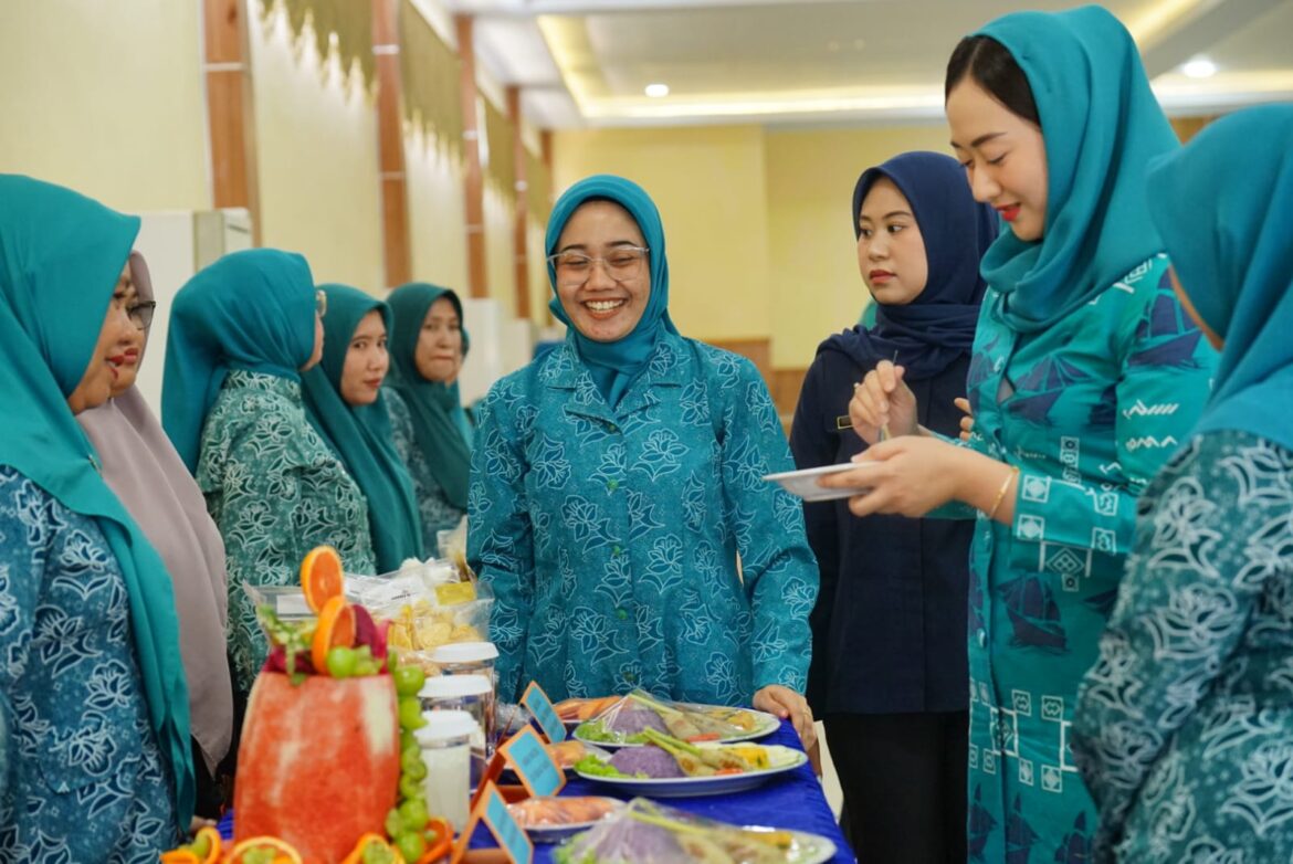 *Kuatkan 10 Program Pokok PKK, Ketua TP PKK Bantaeng Hadiri Lomba B2SA dan Administrasi PKK