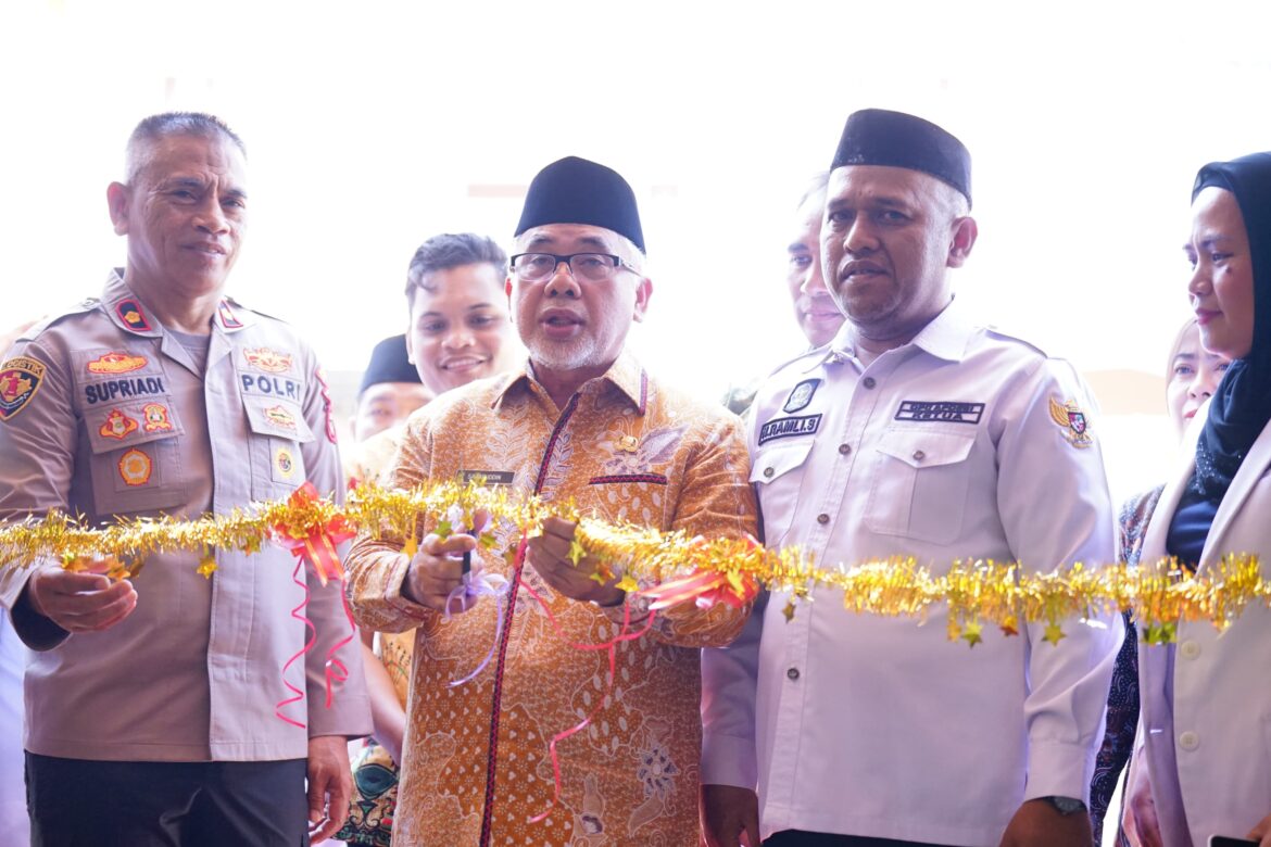 Wabup Bantaeng Hadiri Pembukaan Raker, Peresmian Sekretariat dan Launching Ambulans DPC APDESI