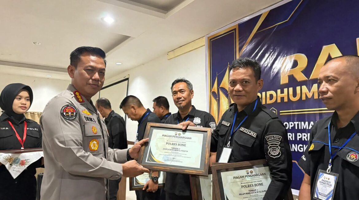 Polres Bone Meraih Penghargaan Pada  Rakernis Kehumasan Bidhumas Polda Sulsel