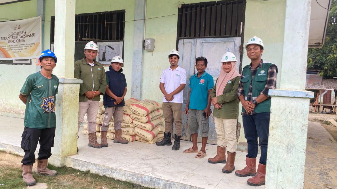 Melalui Program CSR PT Pasangkayu Salurkan Bantuan Material untuk Renovasi Gereja di Dusun Kumu