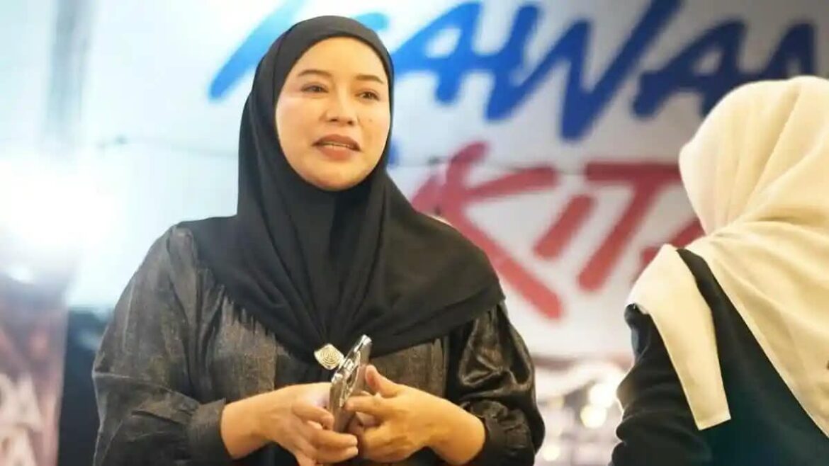 Ratnawati kini menakhodai Partai Solidaritas Indonesia (PSI) Enrekang.